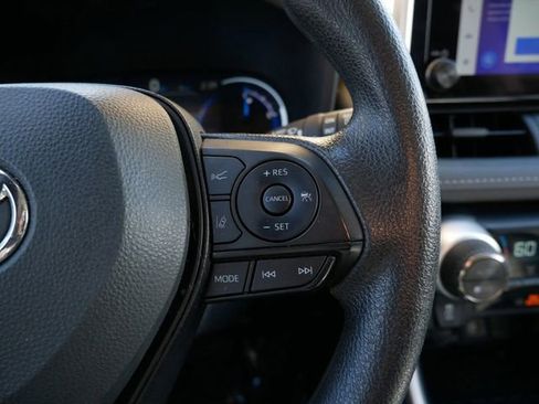 Used 2025 Toyota RAV4 XLE AWD/4WD image 19
