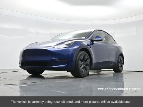 Used 2025 Tesla Model Y Long Range image 44