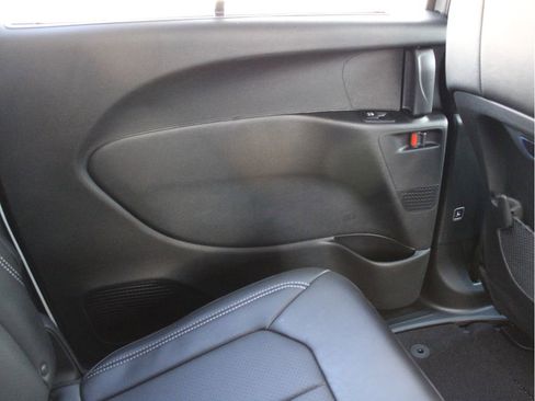 New 2026 Chrysler Pacifica Select FWD image 32