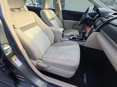 Used 2013 Toyota Camry LE image 24