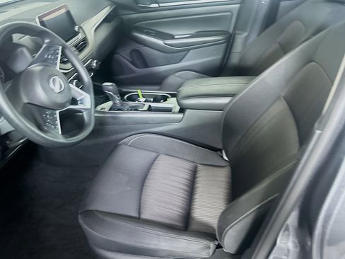 Used 2024 Nissan Altima 2.5 SV image 13