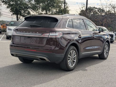 Used 2022 Lincoln Nautilus FWD w/ Premium Package image 3