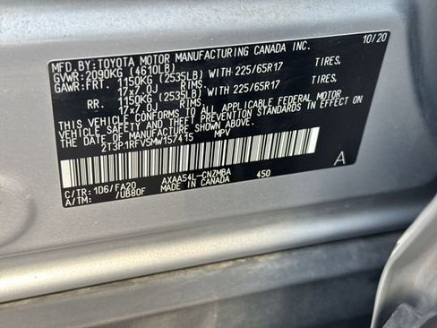 Used 2021 Toyota RAV4 XLE AWD/4WD image 28
