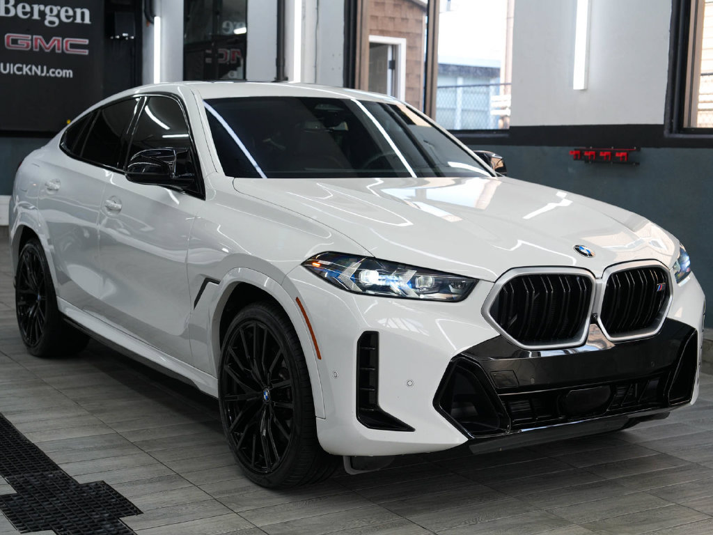 Used 2025 BMW X6 M60i w/ Parking Assistance Package AWD/4WD image 3