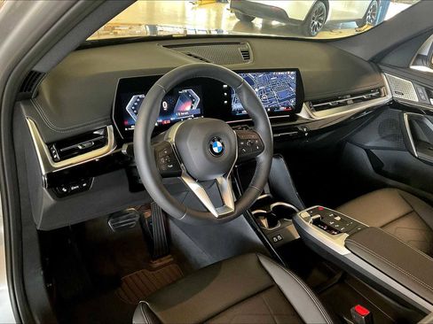 Used 2025 BMW X1 xDrive28i w/ Convenience Package image 8