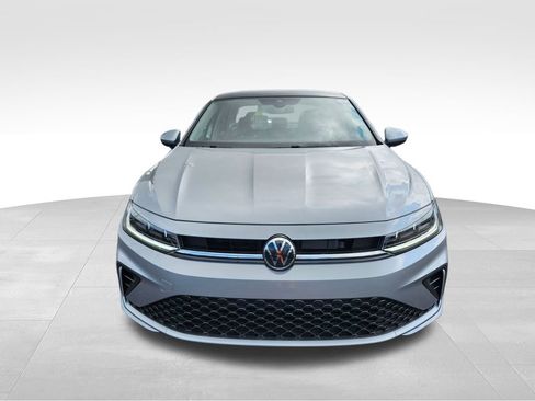 New 2025 Volkswagen Jetta SE image 2