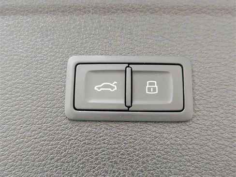 Used 2019 Audi Q5 2.0T Premium w/ Convenience Package image 29