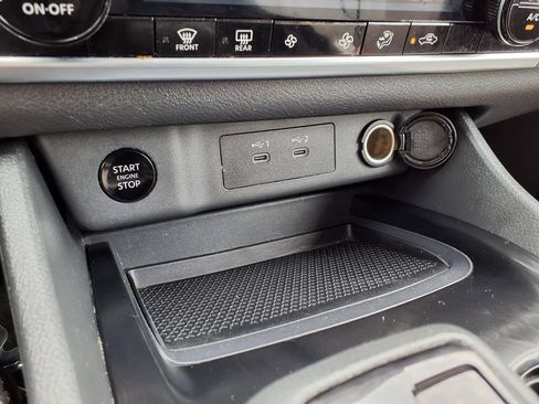 Used 2025 Nissan Rogue SV AWD/4WD image 10