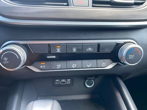 Used 2025 Nissan Altima 2.5 SV FWD image 20