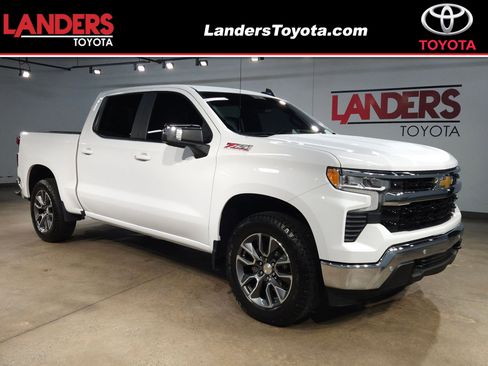 Used 2025 Chevrolet Silverado 1500 LT AWD/4WD image 1