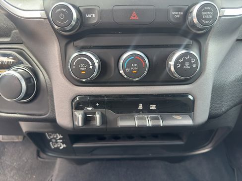 Used 2024 RAM 2500 Big Horn AWD/4WD image 15