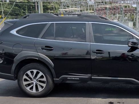 Used 2023 Subaru Outback Premium AWD/4WD image 9