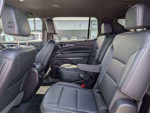 Used 2024 Chevrolet Traverse LT w/ Midnight/Sport Edition AWD/4WD image 13