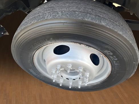 Used 2016 Ford F550 4x4 Regular Cab Super Duty image 9