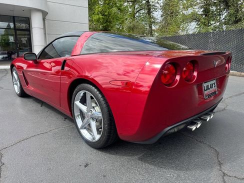 Used 2011 Chevrolet Corvette Coupe w/ 1LT RWD image 3