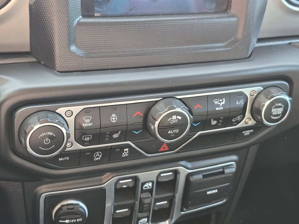 Used 2021 Jeep Gladiator Sport w/ Technology Group AWD/4WD image 31