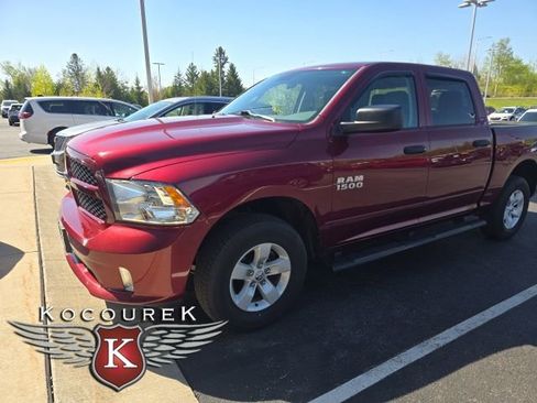 Used 2017 RAM 1500 Express AWD/4WD image 4