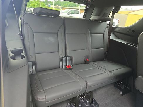 Used 2025 Chevrolet Tahoe High Country AWD/4WD image 21