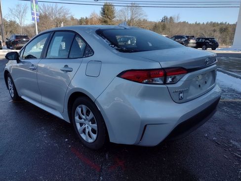 Used 2025 Toyota Corolla LE image 5
