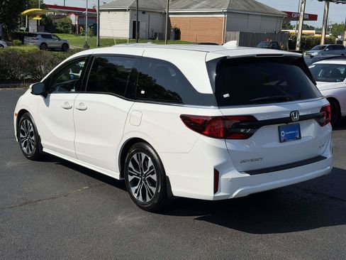 Certified 2026 Honda Odyssey Elite image 3