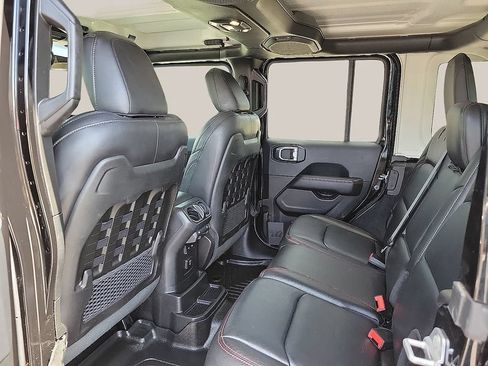 Used 2019 Jeep Wrangler Unlimited Rubicon w/ Safety Group AWD/4WD image 9