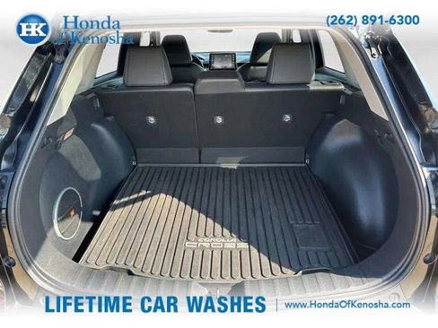 Used 2022 Toyota Corolla Cross XLE image 33