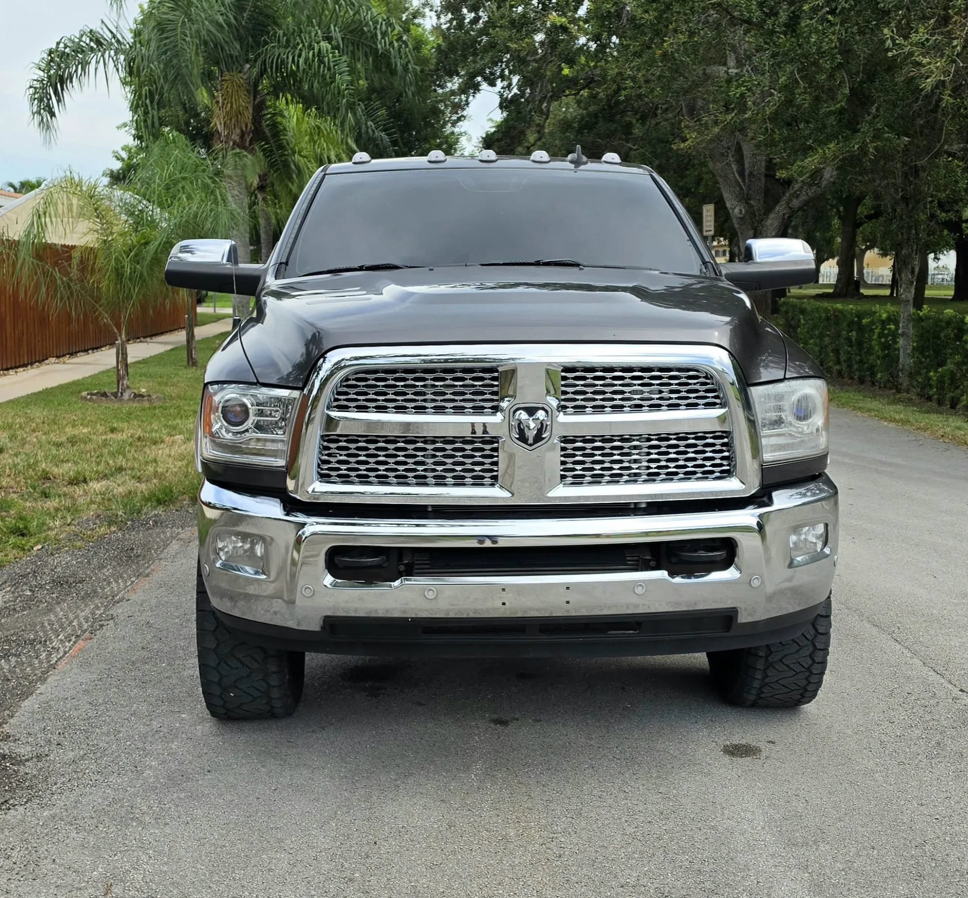 Used 2017 RAM 3500 Laramie AWD/4WD image 2