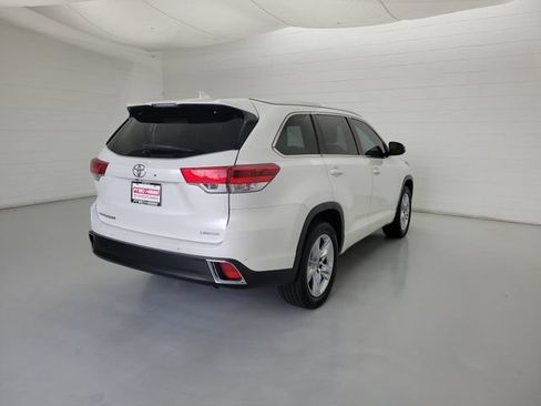 Used 2018 Toyota Highlander Limited FWD image 5