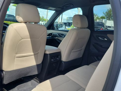 Used 2023 Chevrolet Traverse LS FWD image 13