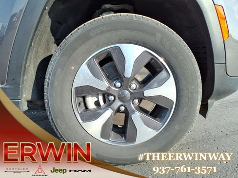 Used 2024 Jeep Grand Cherokee Limited 4xe image 9