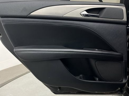 Used 2020 Lincoln MKZ image 27