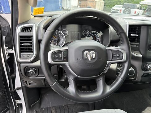 Used 2020 RAM 1500 Big Horn AWD/4WD image 23