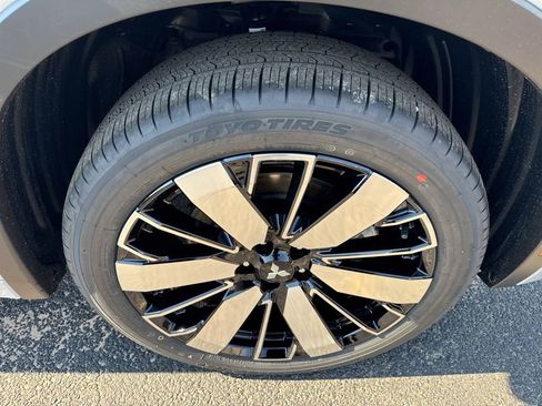 New 2026 Mitsubishi Outlander SEL FWD image 33