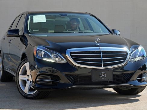 Used 2014 Mercedes-Benz E 350 4MATIC Sedan image 3