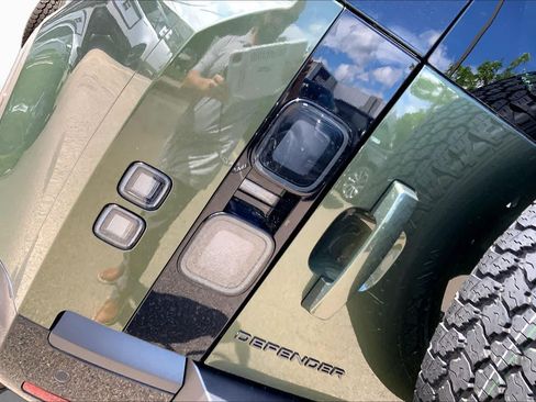 New 2026 Land Rover Defender 110 X-Dynamic SE AWD/4WD image 5