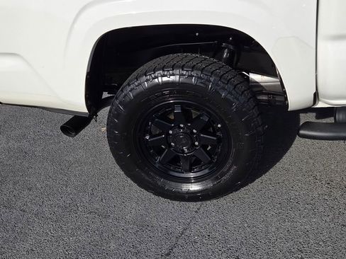 Used 2023 Toyota Tacoma SR AWD/4WD image 12
