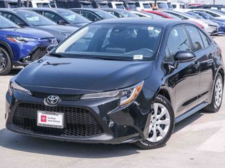 Certified 2022 Toyota Corolla LE image 1