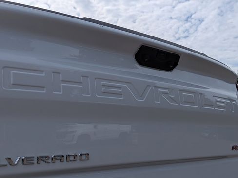 Used 2022 Chevrolet Silverado 1500 RST w/ Z71 Off-Road Package image 30