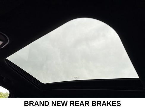 Used 2023 Jeep Grand Cherokee Altitude AWD/4WD image 5