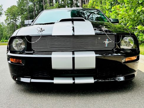 Used 2007 Ford Mustang GT RWD image 16