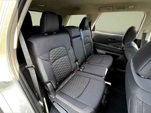 New 2025 Nissan Pathfinder S image 9