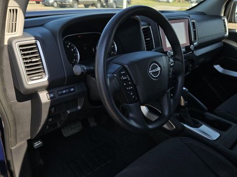 Used 2022 Nissan Frontier SV w/ Technology Package image 24