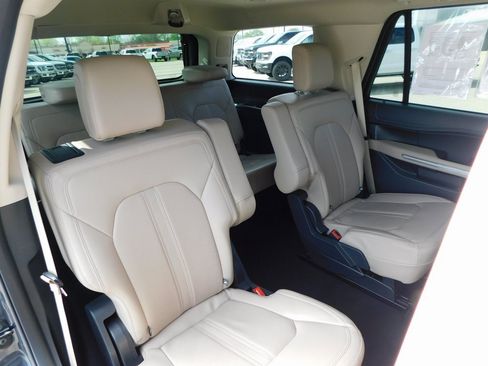 Used 2024 Ford Expedition Limited image 24