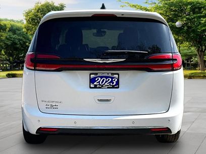 Used 2023 Chrysler Pacifica Touring-L
