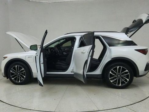 Used 2024 Acura ZDX A-Spec image 76