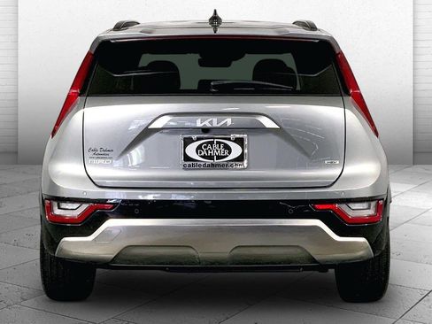 Certified 2025 Kia Niro SX Touring FWD image 3
