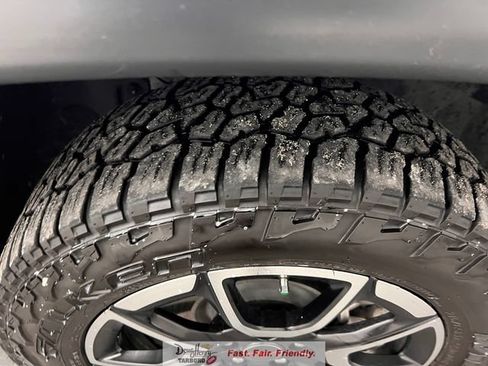 Used 2025 Jeep Compass Trailhawk AWD/4WD image 19