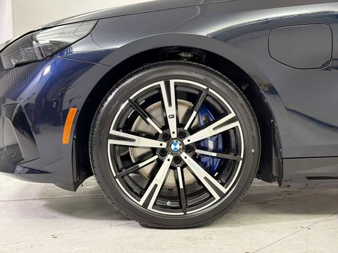 New 2026 BMW 550e xDrive w/ Executive Package image 18