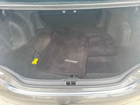 Used 2013 Toyota Camry L image 27