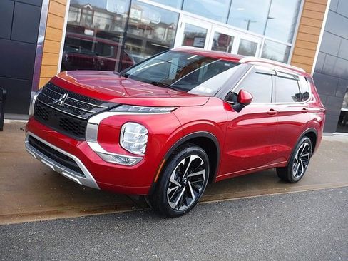 Used 2022 Mitsubishi Outlander SEL image 1